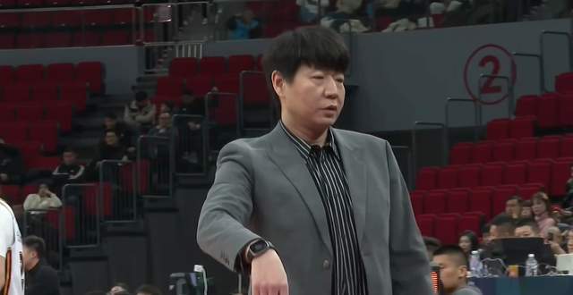 冲11连胜悬念不大，下轮打黑马是道坎，辽宁挡不住，或被宿敌终结