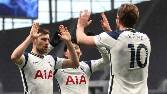 “孙凯二人转”喝退连败 万年手下败将助穆帅脱困